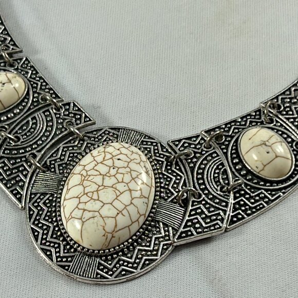Silver Tone Bib Necklace Statement Ornate 19" Long Faux Marble Stones - Picture 3 of 7